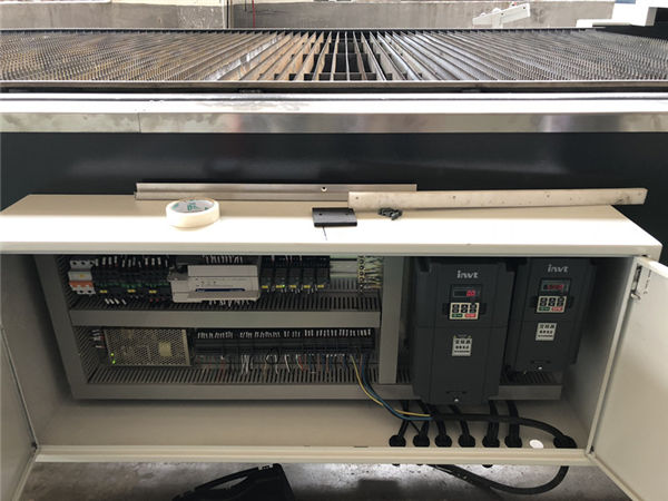 cnc-skärmaskin för metall / fiberoptisk laserskärare
